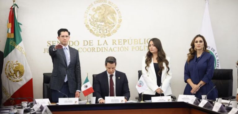 Roberto Velasco es ratificado como canciller tras comparecer ante el Senado