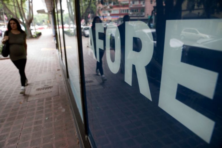 Retiros de afore por desempleo, aumentó 37% en marzo: Consar