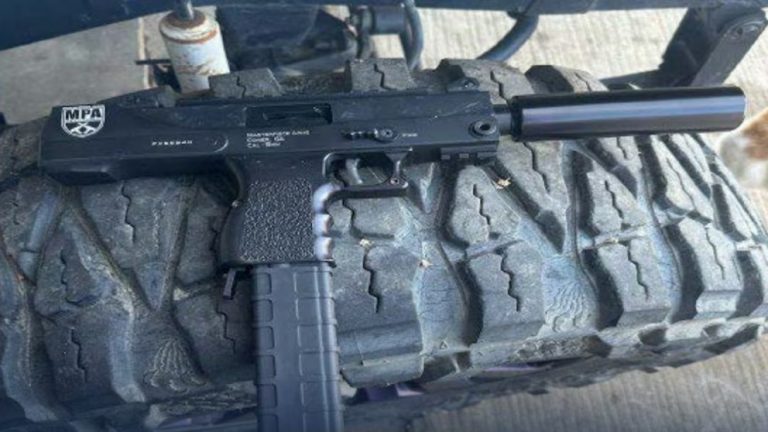 Detienen Fuerzas Federales a contrabandistas de armas estadounidenses