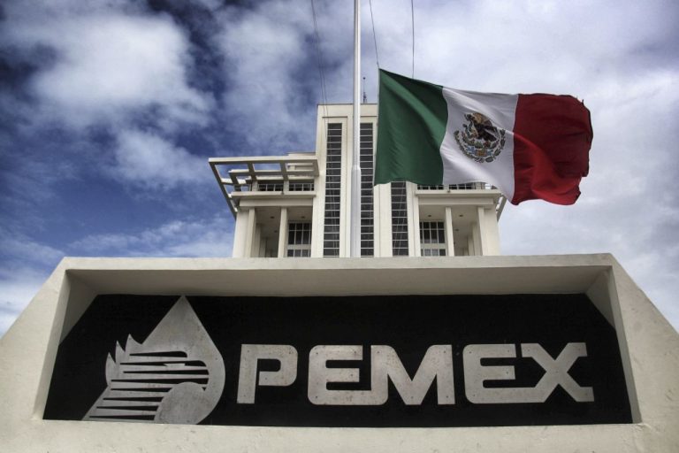 Pemex adeuda 2 mil 500 mdd a proveedores estadounidenses, alerta USTR