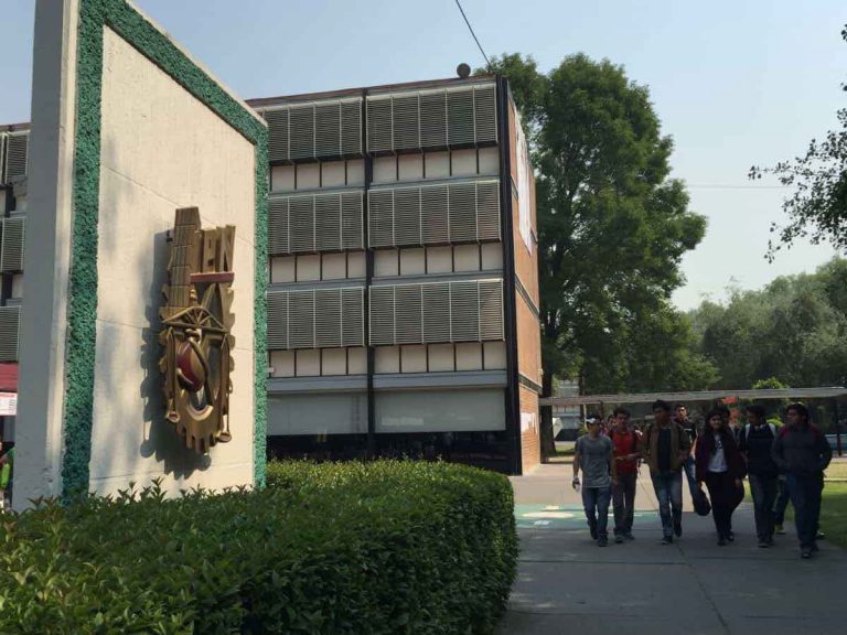 México, reduce 3.4% inversión por estudiante de nivel superior en 2026