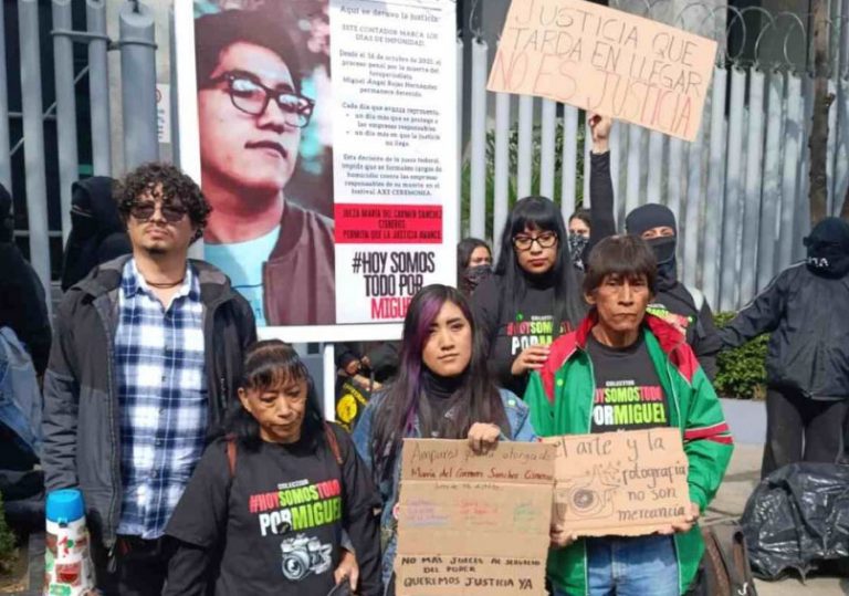 A un año de la muerte de fotoperiodista en AXE Ceremonia; colectivo y familiares exigen justicia