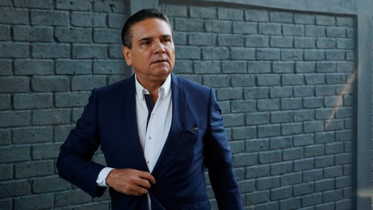 Interpol va tras Silvano Aureoles por Arantepacua y presunto desfalco