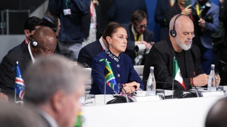 Rechaza Sheinbaum intervención militar de Estados Unidos en Cuba