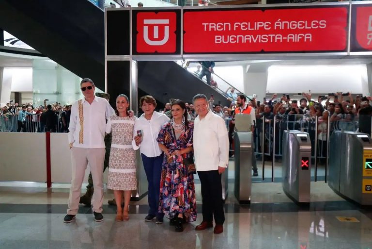 Claudia Sheinbaum inaugura tren Suburbano al AIFA
