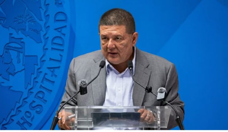 César Jáuregui, exfiscal de Chihuahua, comparece ante la FGR por caso CIA