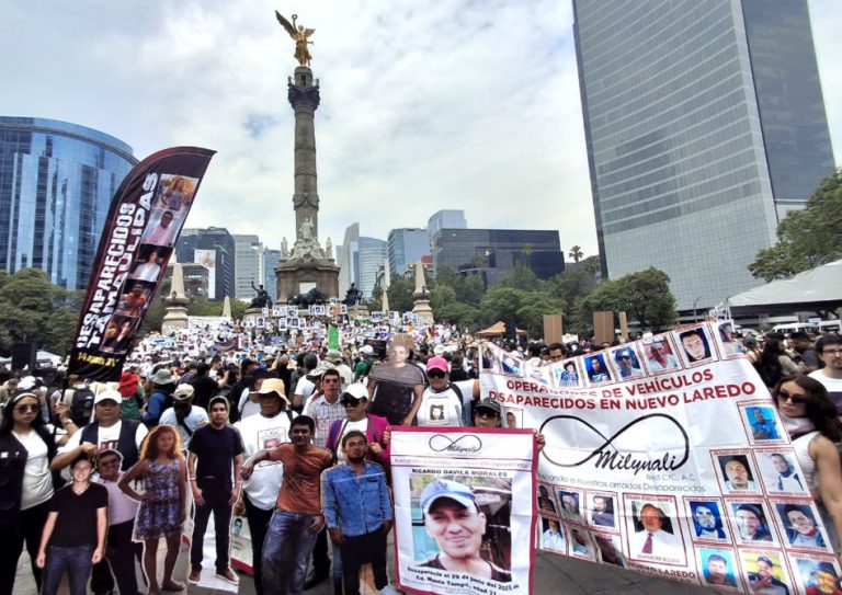 No es uno; no son diez «Pinche» gobierno cuéntalos bien, madres de desaparecidos