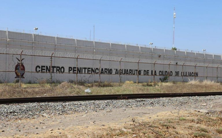 Documentan sobornos a custodios en penales de Sinaloa con Rocha Moya