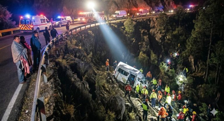 Fallecen dos peregrinos y 18 más heridos