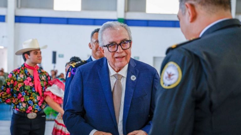 Rocha Moya declara ante la FGR por investigación sobre presuntos nexos criminales