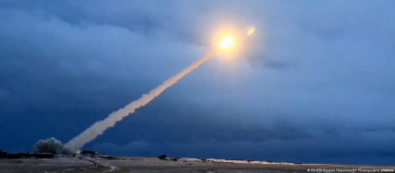 Rusia despliega fuerza nuclear en ejercicios estratégicos