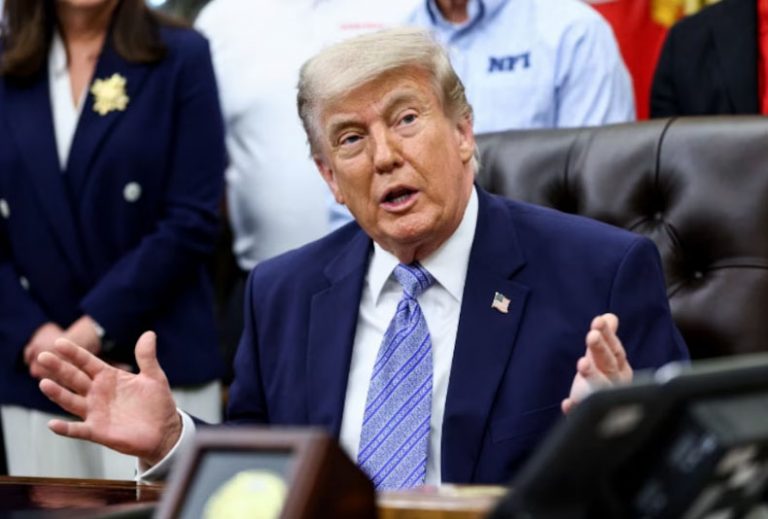 Donald Trump afirmó que el atacante abatido cerca de la Casa Blanca tenía “antecedentes violentos” y estaba “obsesionado”