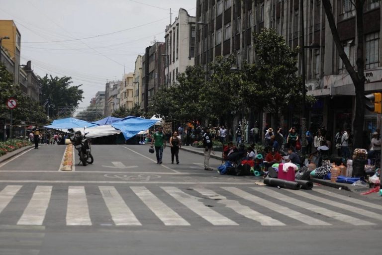 Denuncian manipulación de votos para mantener paro de CNTE