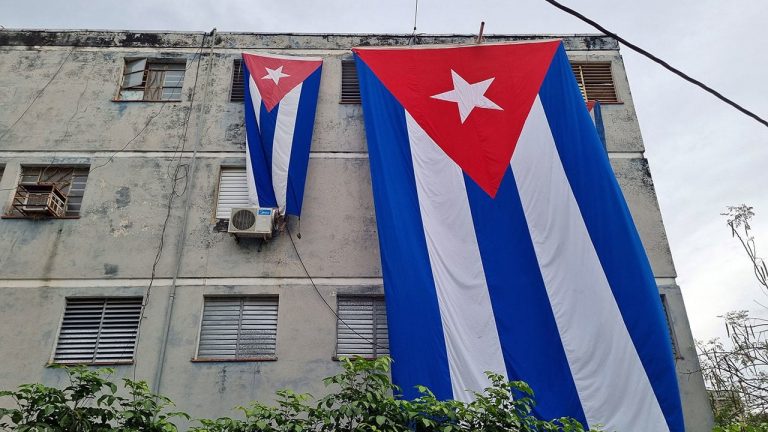 Desploma turismo en Cuba: llegada de visitantes cayó 58% en cinco meses