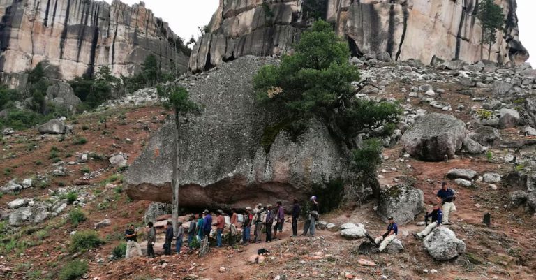 Sheinbaum destaca apoyo a la Sierra Tarahumara con programas del bienestar, pese a denuncias de esclavitud del narco