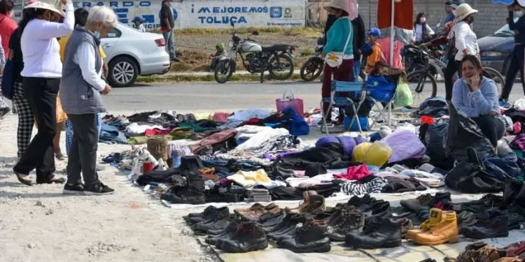 La economía informal crece el triple que el PIB y sostiene a México