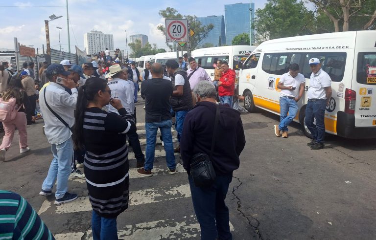 Cerrado el paradero Cuatro caminos, trabajadores de empresas del transporte, se oponen al Mexicable