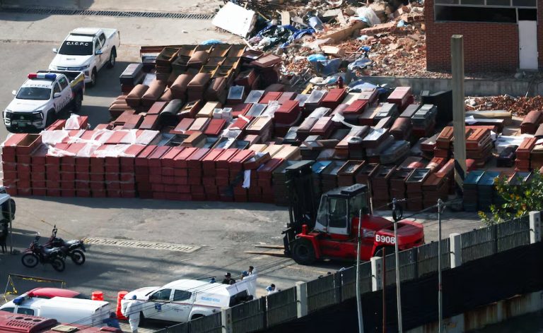 Crematorios y morgues de Venezuela operan sin pausa, aceleran entierros ante la magnitud de la tragedia