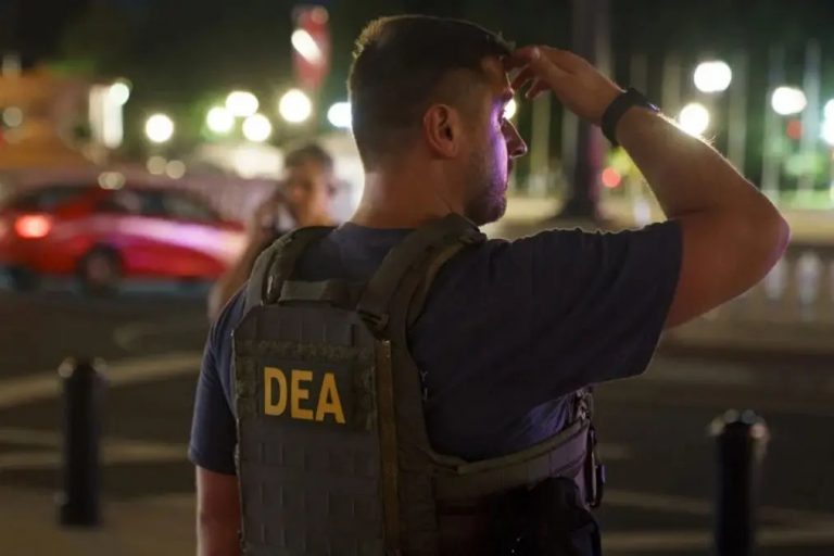 Reconoce DEA: ataques a narcolanchas no frenaron tráfico de cocaína