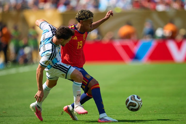 Goool de España en el minuto uno del segundo tiempo extra