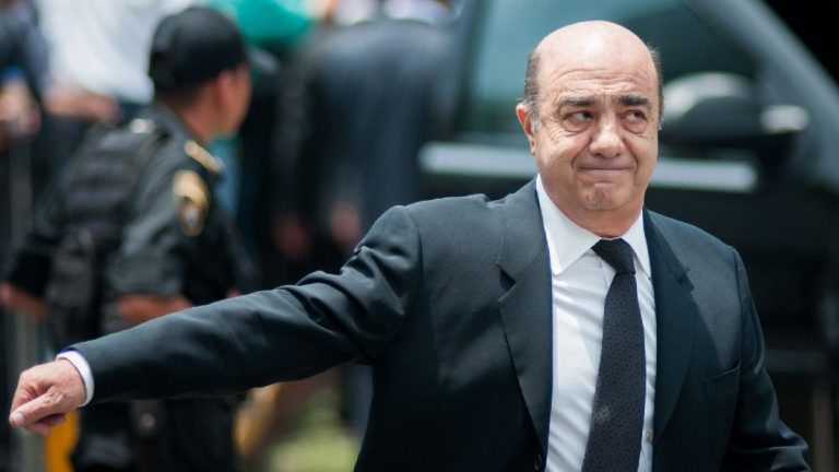 Juez retira prisión domiciliaria a Jesús Murillo Karam