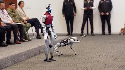 Edomex atenderá inseguridad con robots: Ceci y cachorro K7