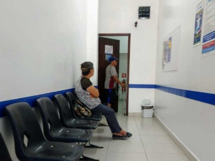 Mexicanos destinan 40% de ingresos a salud, de los mal altos en OCDE