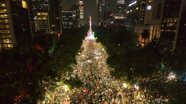 Limitan aforo en el Ángel de la Independencia y Zócalo para festejo mundialista
