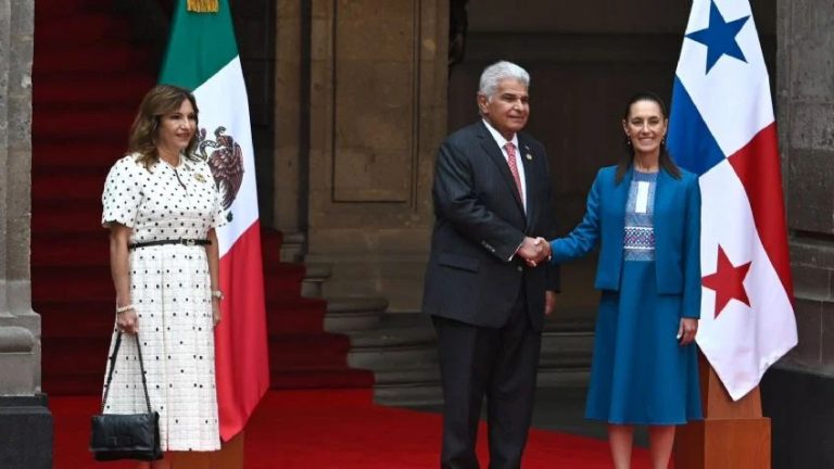 Sheinbaum recibe a presidente de Panamá, en Palacio Nacional