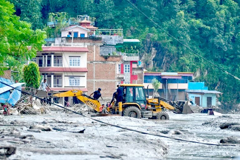 EE.UU. destina 500 mil dólares a Nepal tras devastadoras inundaciones
