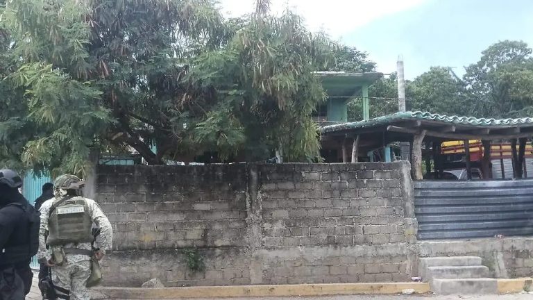 Sujetos con insignias GN asesinaron a cuatro integrantes de una familia, en Acapulco