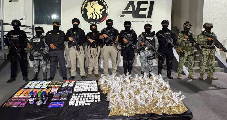 Decomisan drogas durante cateos en bares del Centro de Monterrey