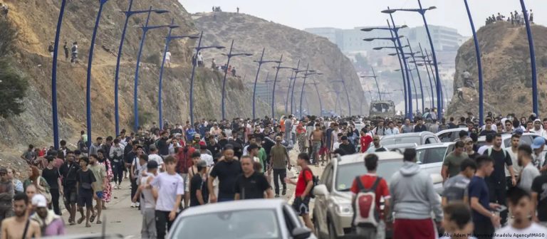 Francia quintuplica el número de agentes en su frontera con España ante la crisis migratoria de Ceuta