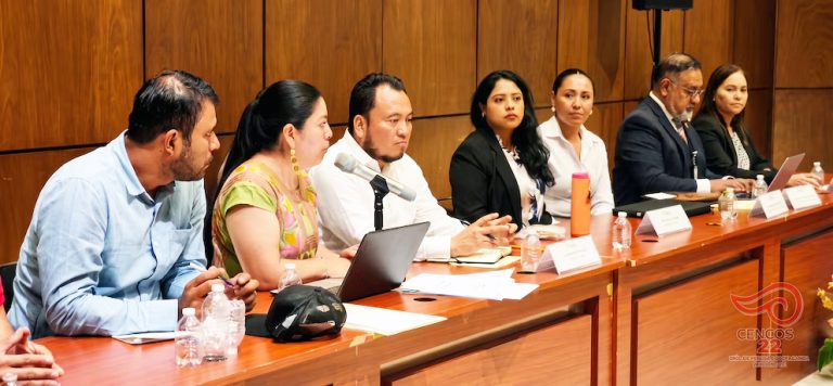 CNTE advierte que volverán a plantarse si Sheinbaum no cumple acuerdos, con maestros de Oaxaca