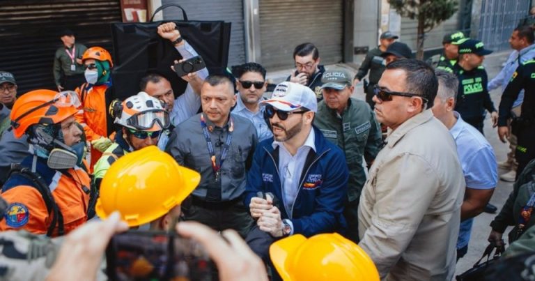 Continúa la tragedia en Colombia: De la Espriella confirma al menos 265 muertos por sismo de magnitud 7.4