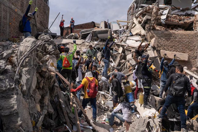 Colombia suma 273 muertos y millones en ayuda internacional tras terremoto