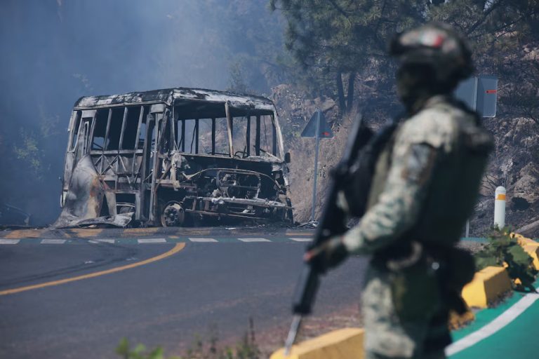 EEUU mantiene alerta de no viajar a Michoacán, pese a reanudar actividades oficiales