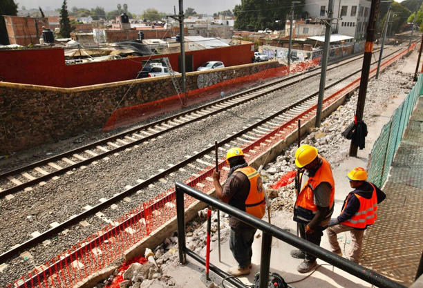 Hacienda ajusta 500 mil mdp al gasto; trenes y energía más afectados