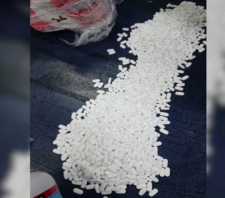 Incautan más de 6 mil pastillas de hidrocodona, en AICM