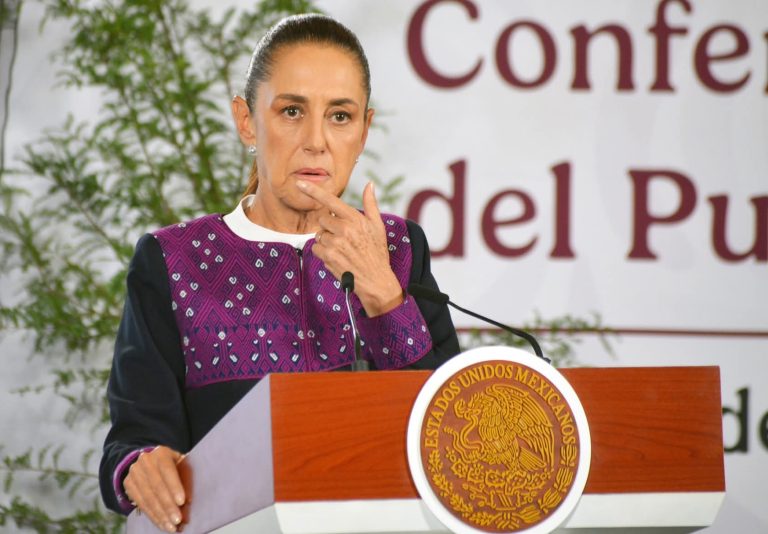 PAN anuncia una iniciativa para regular el derecho de réplica en las mañaneras
