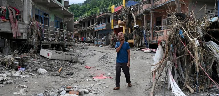 Nepal: casi 1.000 personas han muerto en catastrófica riada