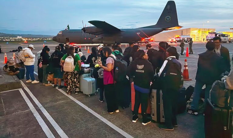 Gobierno de México repatría a 36 connacionales afectados por el sismo en Colombia