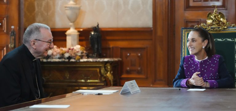 Claudia Sheinbaum Pardo y Pietro Parolin; en reunión en Palacio nacional abordaron temas como la primera encíclica del papa León XIV