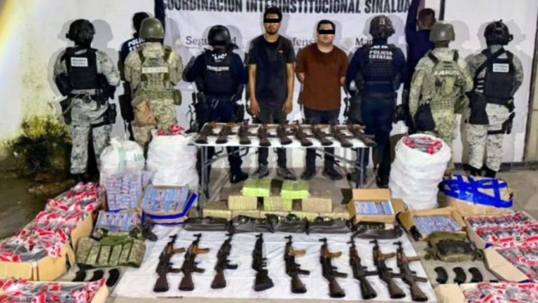 Golpe al Cártel de Sinaloa: detienen a 2 en Mazatlán con 19 armas largas, más de 15 mil balas y equipo táctico
