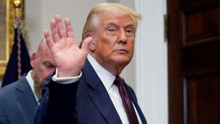 Trump evalúa veto a componentes chinos en centros de datos de inteligencia artificial