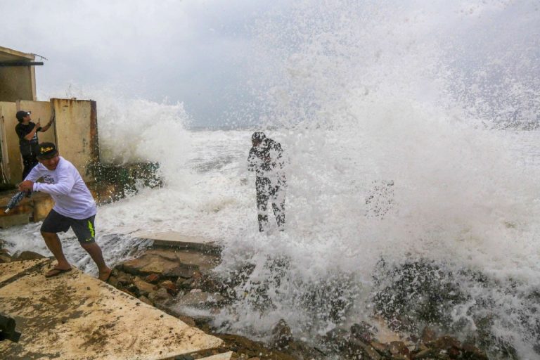 «Polo», debilitado a categoría 4 cerca de Baja California Sur