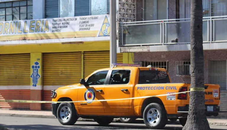 Atentan contra el coordinador de Protección Civil de Mazatlán, pese a despliegue militar