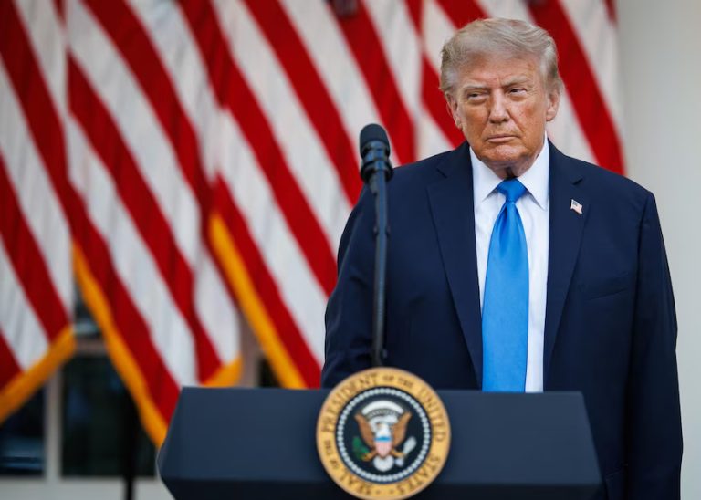 Donald Trump vuelve a criticar a Pedro Sánchez por la crisis migratoria de Ceuta
