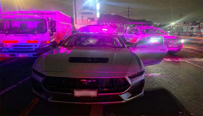 Recuperan en Tlalnepantla automóvil robado con lujo de violencia