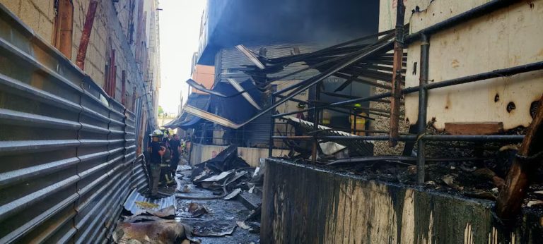 Nuevo incendio de Mercado Central de Acapulco deja 95 locales afectados